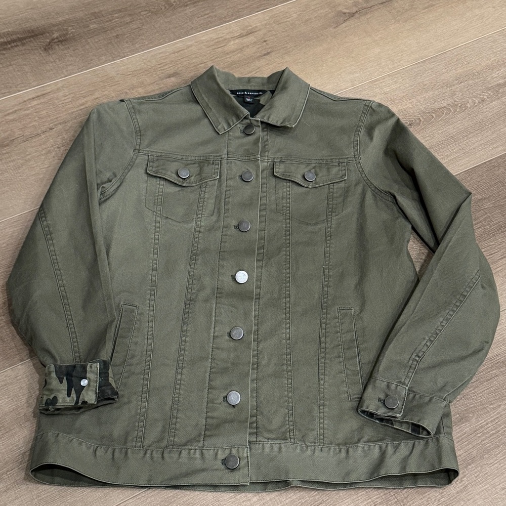 Rock & Republic Green Women Small Denim Jean Jacket Camo Cuffs Grunge Rocker